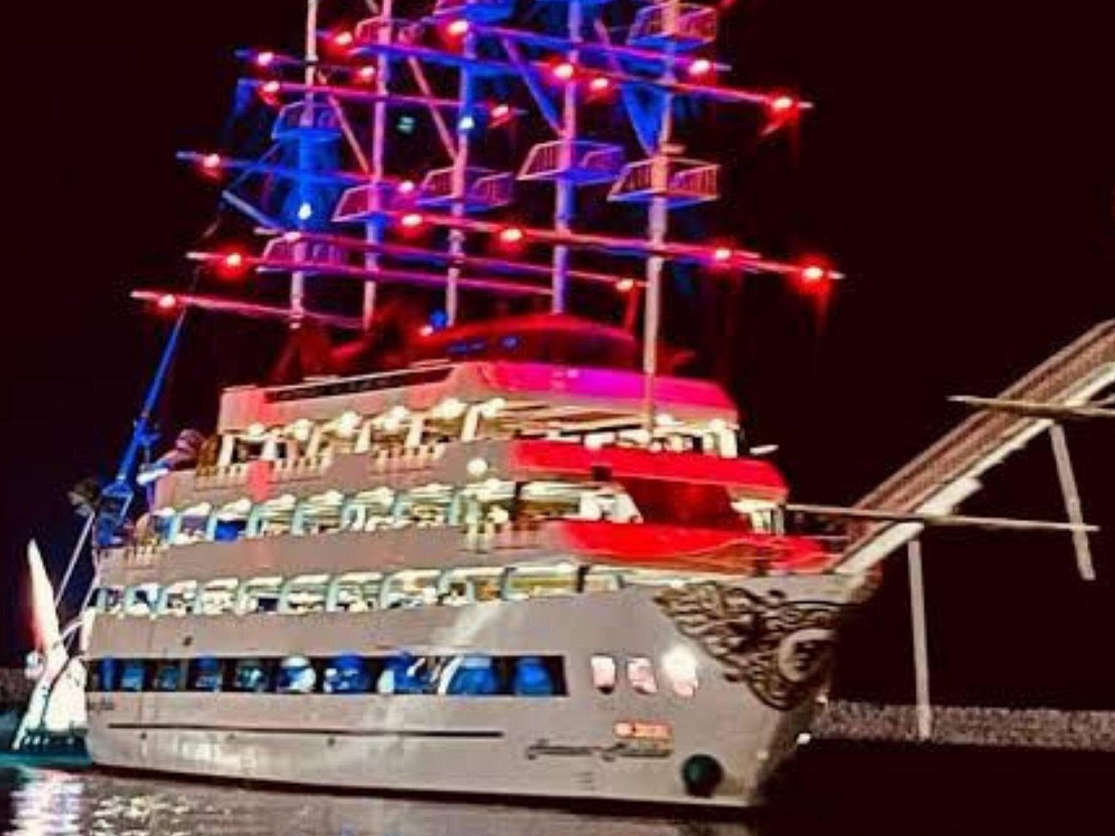 Disco Boat — experience view 3