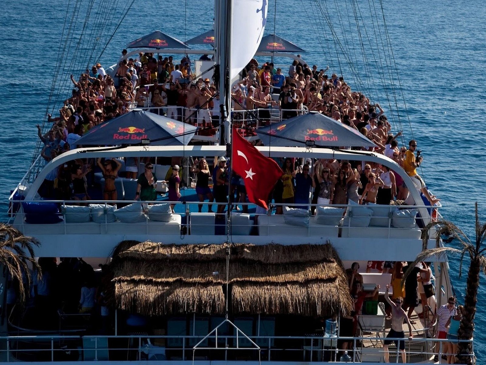 Disco Boat — experience view 2